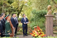 Viet Nam marks National Day with tribute to President Ho Chi Minh in France